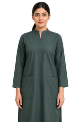 Clozzi women’s Mandarin collar scrub top front view