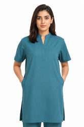 women’s scrub top with Mandarin neckline and side pockets