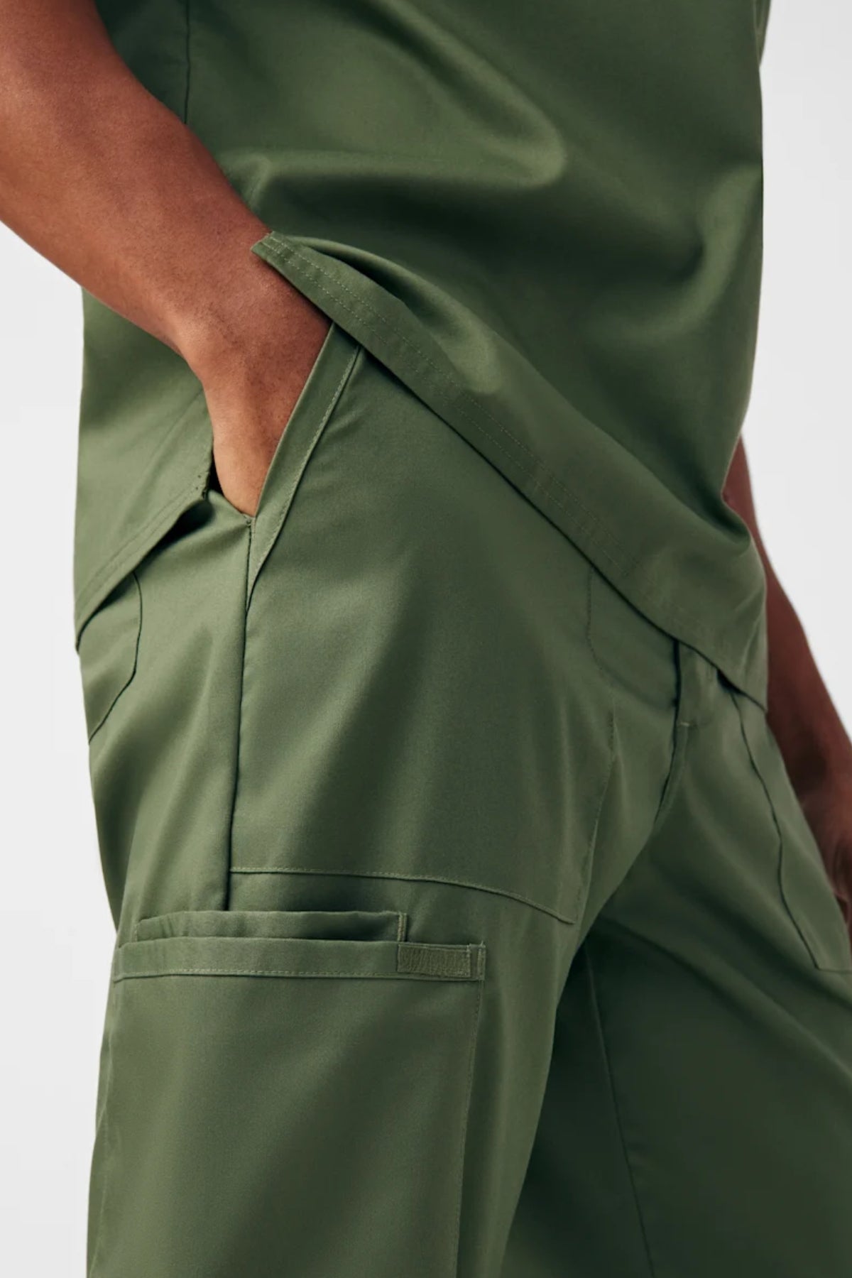 6-Pocket Elastic Waistband Cargo Pant- pocket view