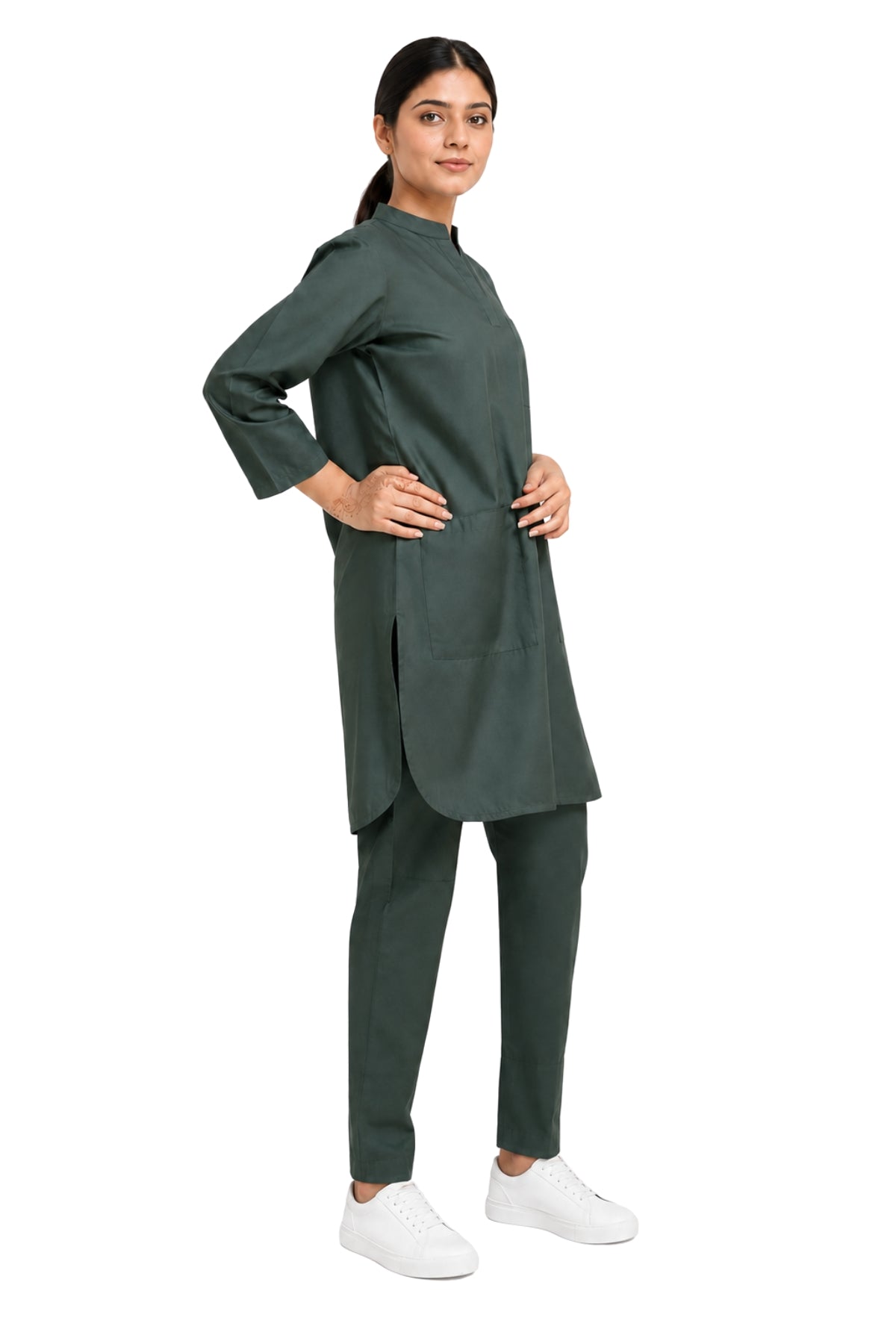 Clozzi Mandarin collar scrub set three-quarter view