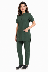 Clozzi sophisticated zippered scrub set three-quarter front view