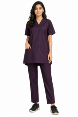 omen’s scrub top featuring two large lower pockets front view
